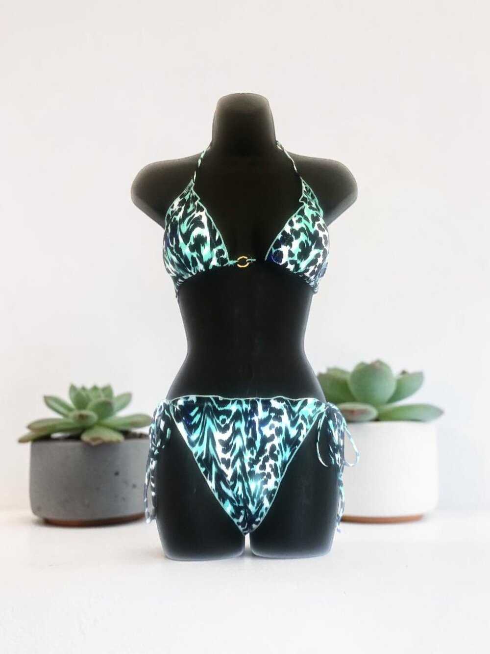 Rampage two-piece bikini set 90s/Y2K halter-neck teal, blue, and black Size XL